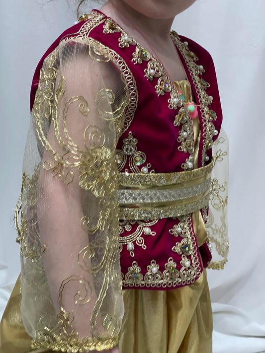 Ensemble karakou fille