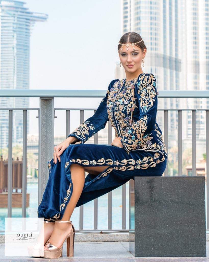 Ensemble karakou bleu élégant