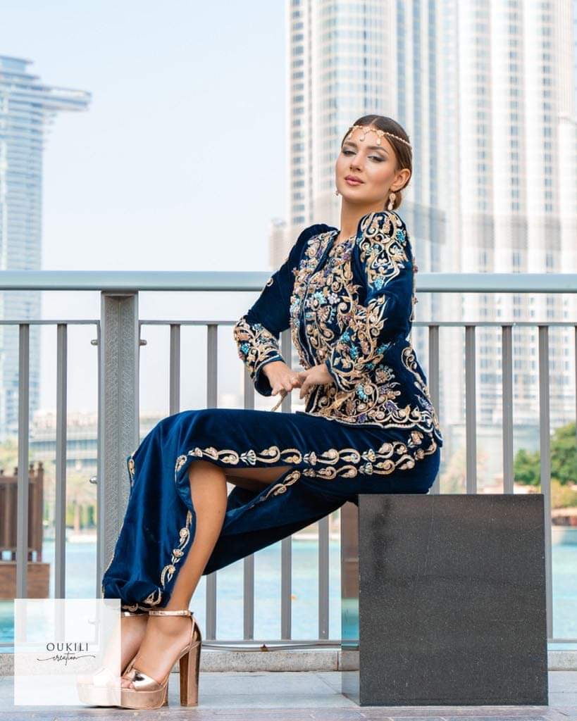 Ensemble karakou bleu élégant