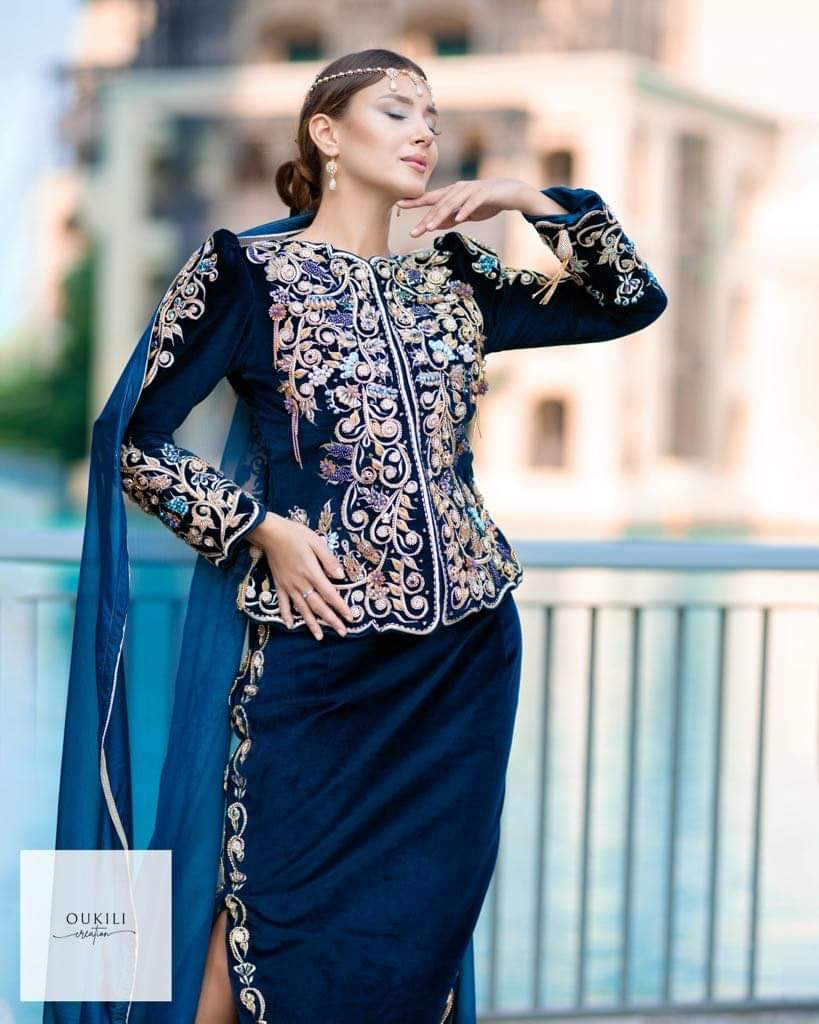 Ensemble karakou bleu élégant