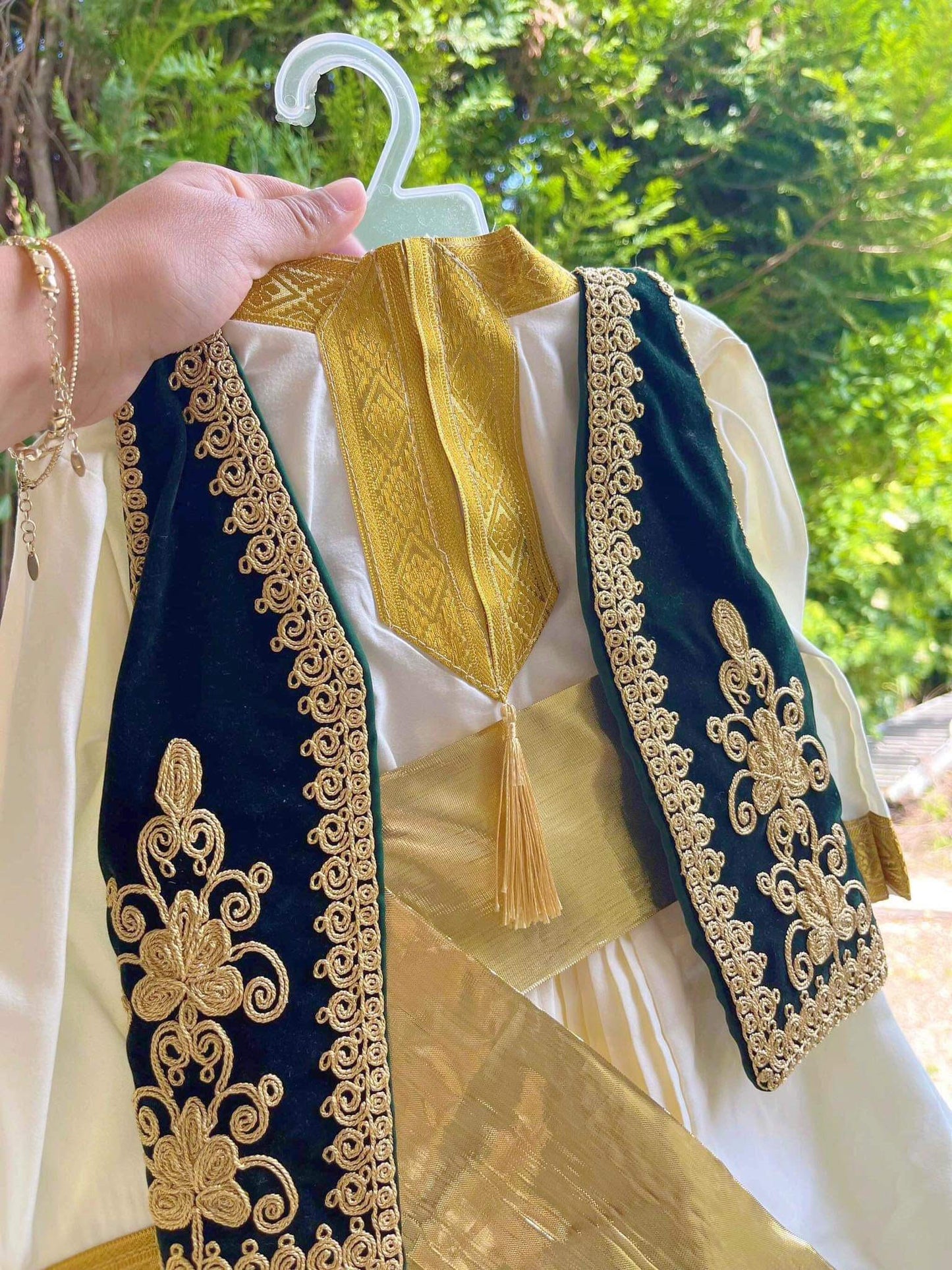 costume traditionnel enfant