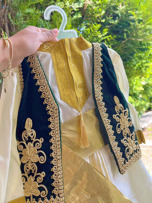 costume traditionnel enfant