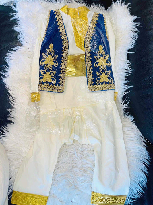 costume traditionnel enfant